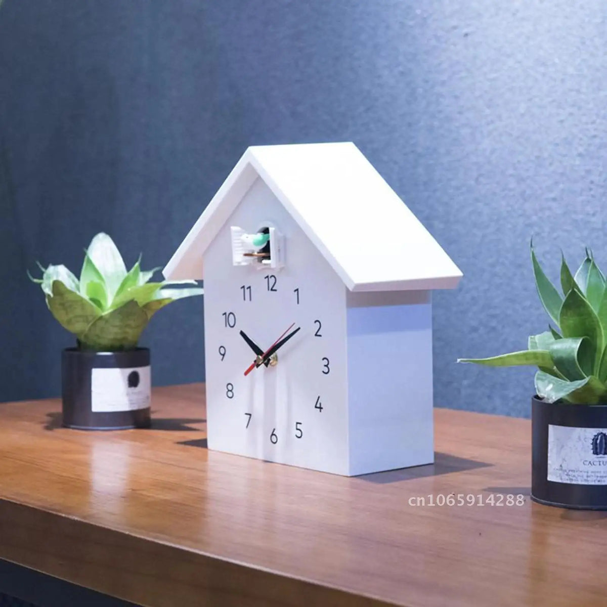 Orologio a cucù moderno intelligente