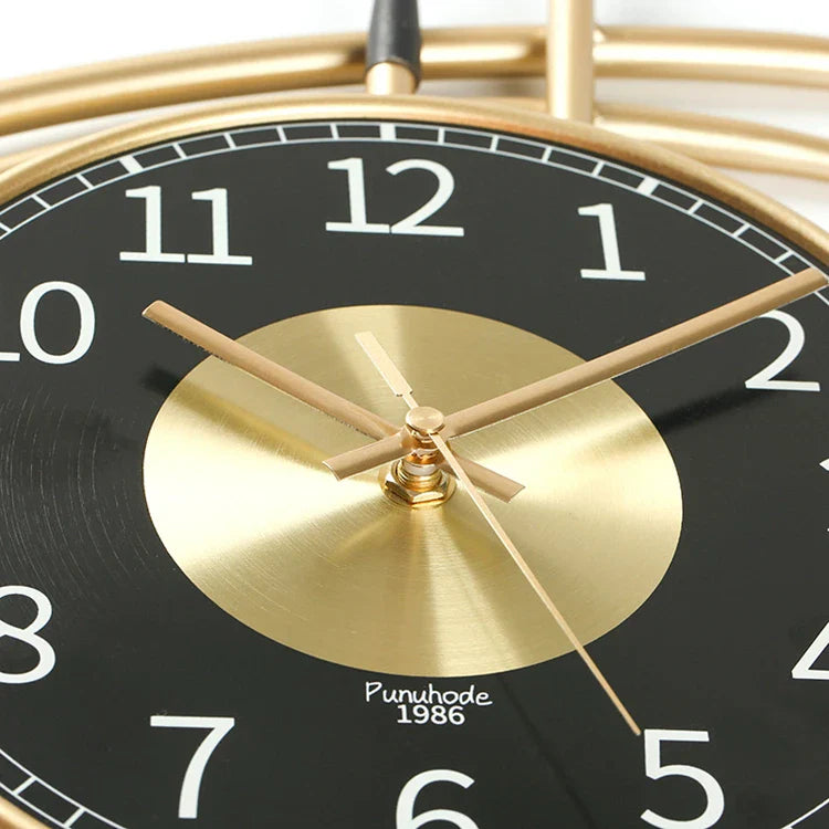 Orologio da parete design in acciaio