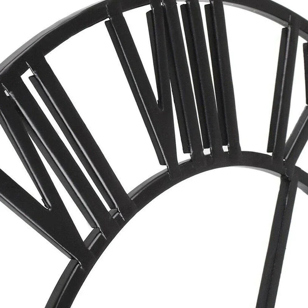 Orologio da parete grande con numeri romani