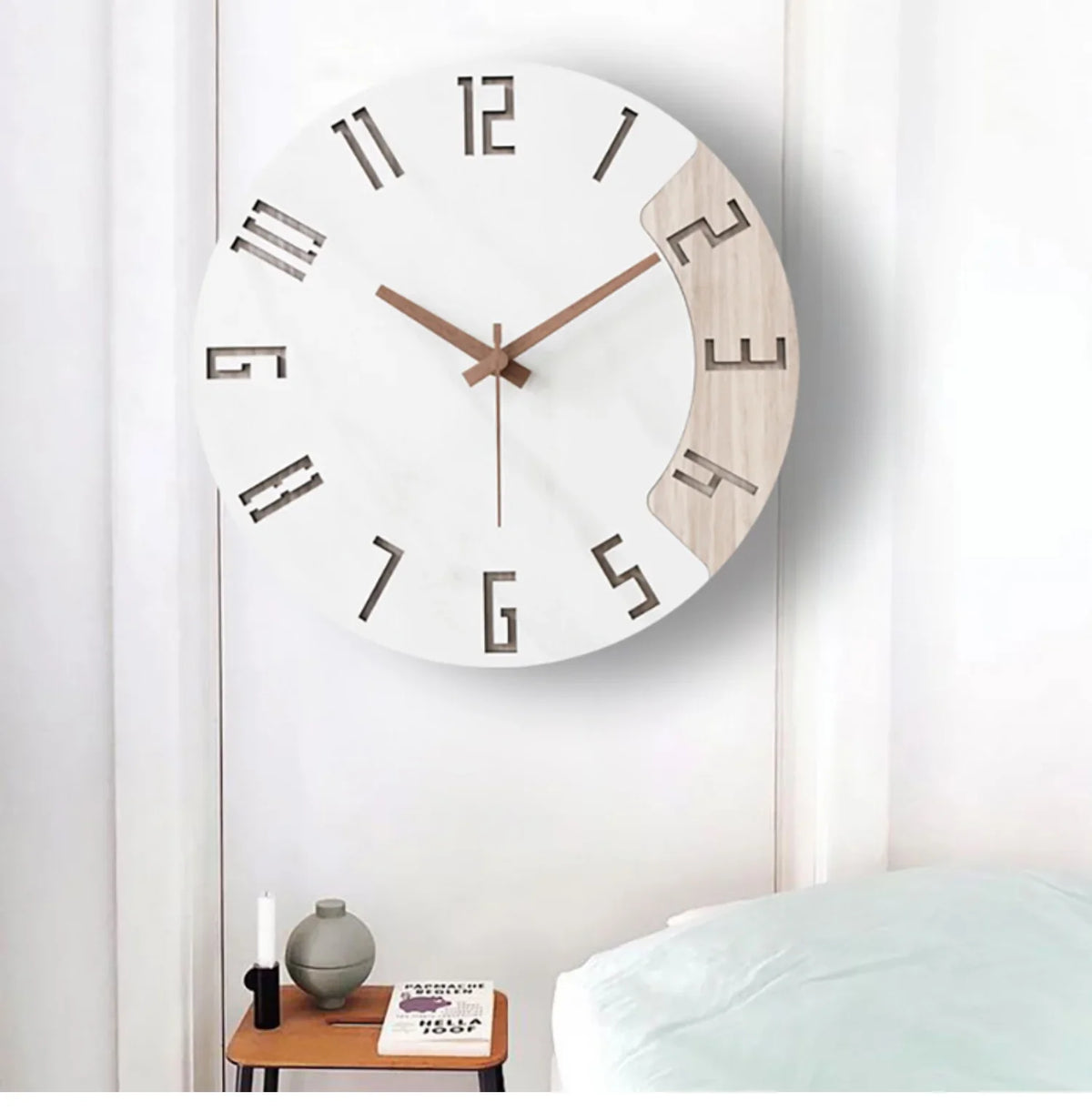 Orologio da parete in legno bianco