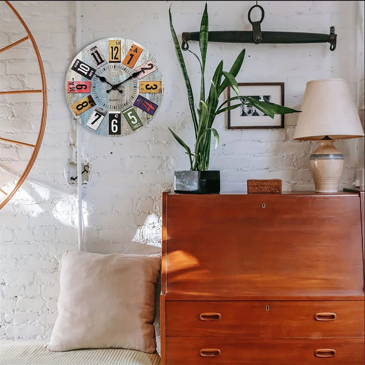 Orologio da parete in legno colorato