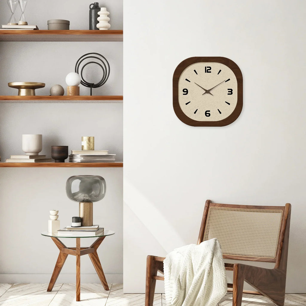 Orologio da parete in legno quadrato