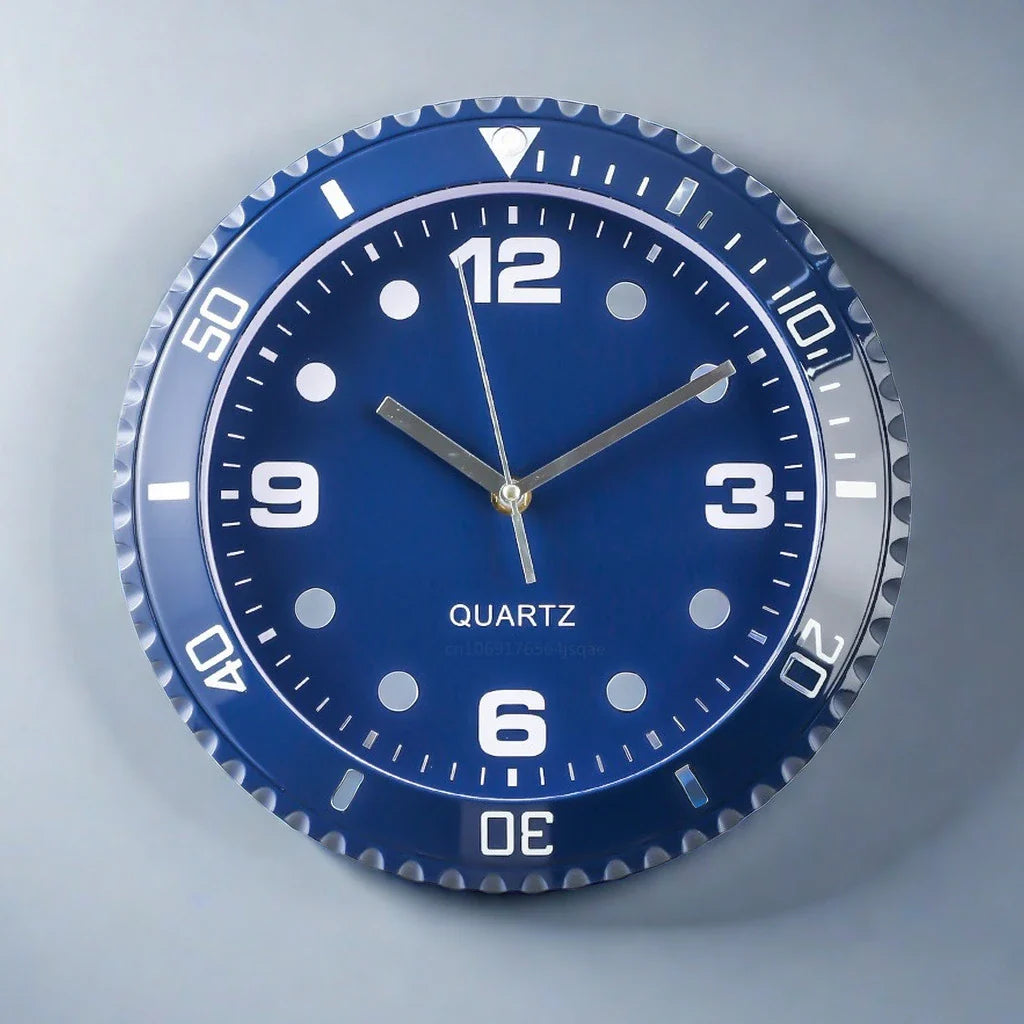 Orologio da parete moderno in metallo