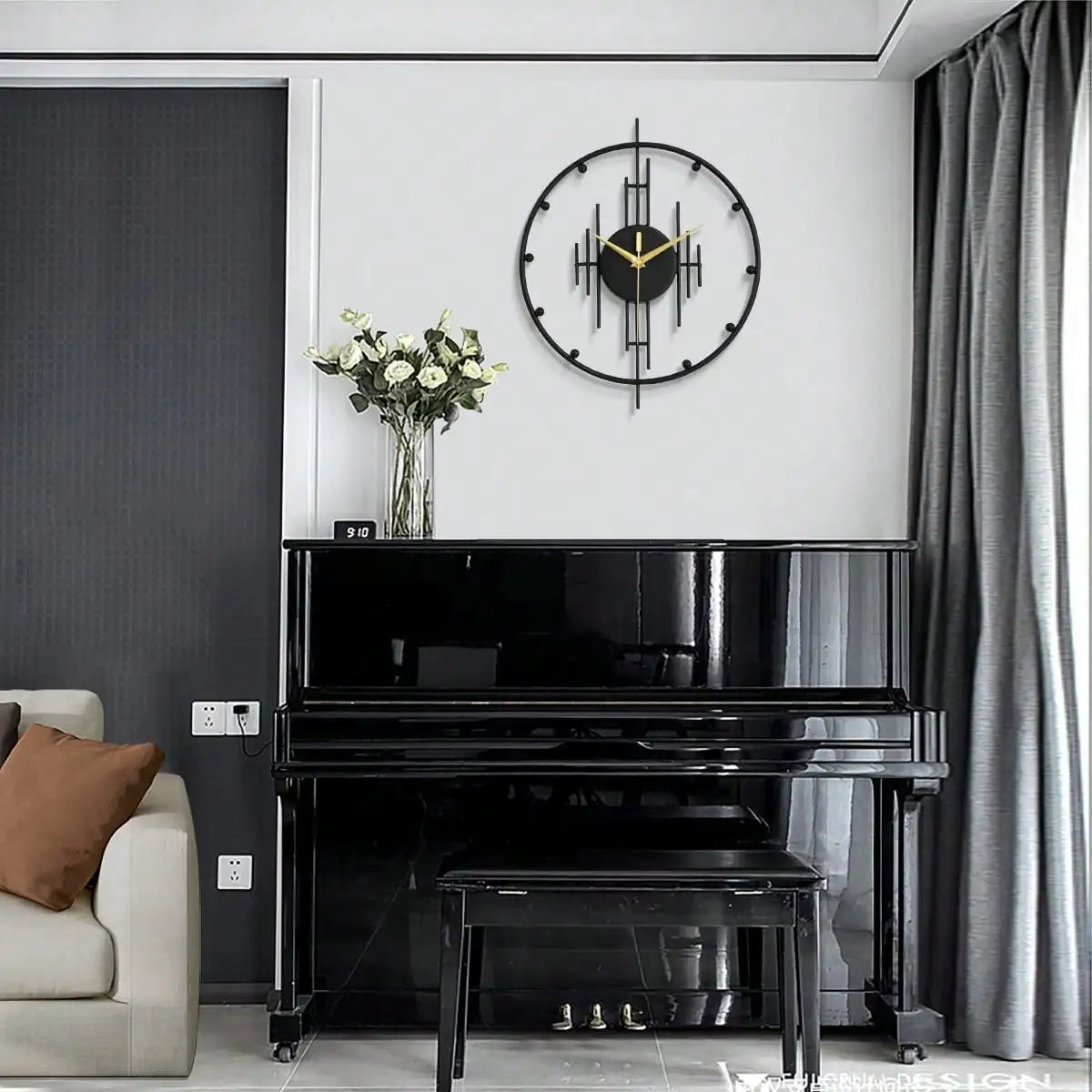 Orologio da parete moderno in metallo