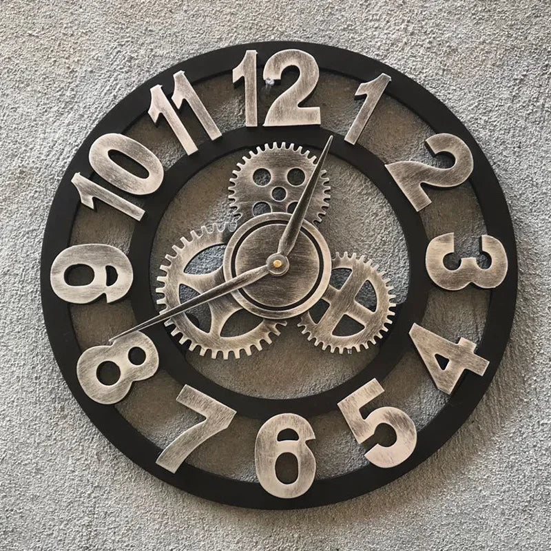 Orologio da parete particolare con ingranaggi a vista