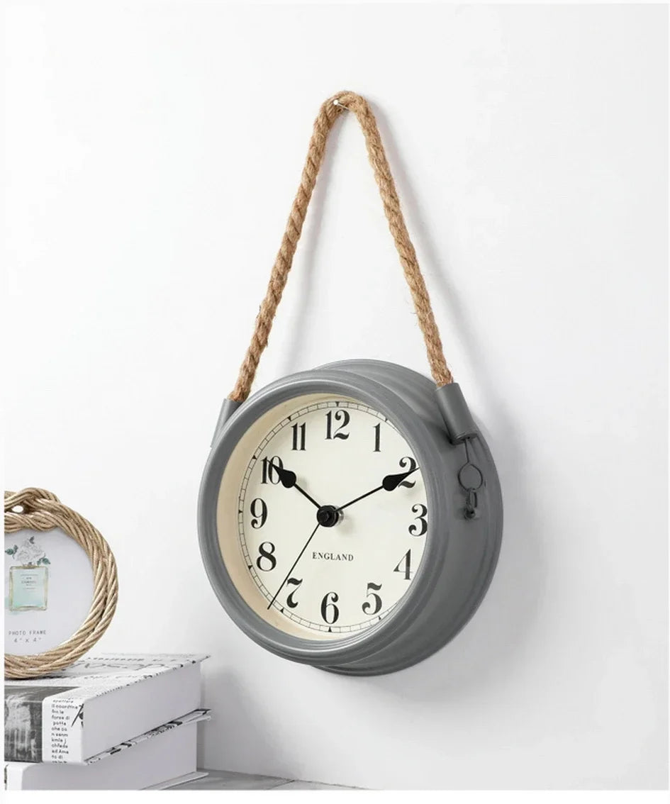 Orologio da parete vintage in metallo